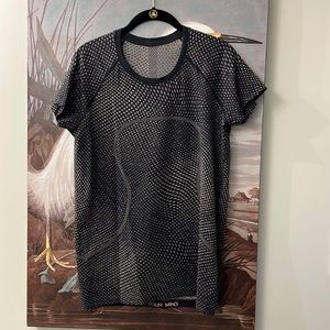 Lululemon top